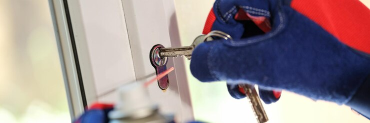 window master repairing lock key window