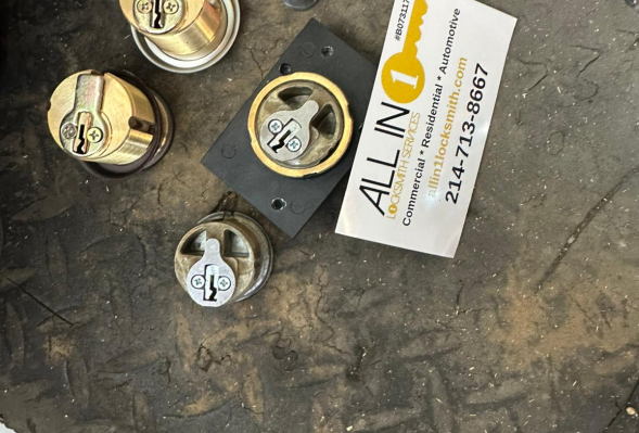 All in 1 Locksmith collection of keys.
